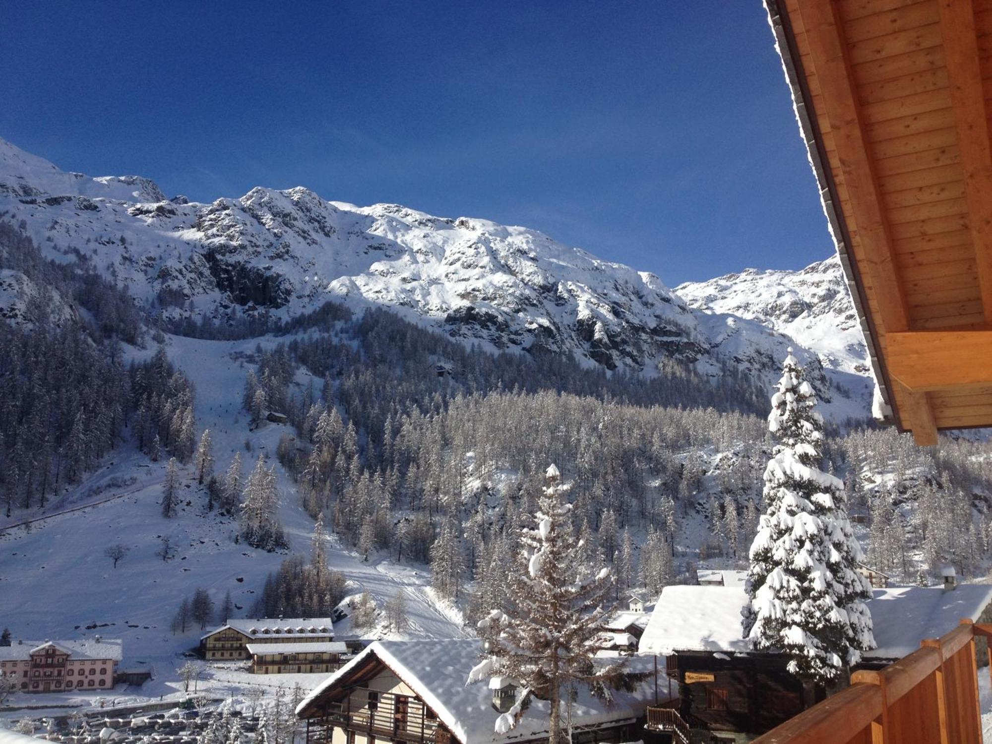 Hotel De Gletscher Gressoney-La-Trinite Bagian luar foto