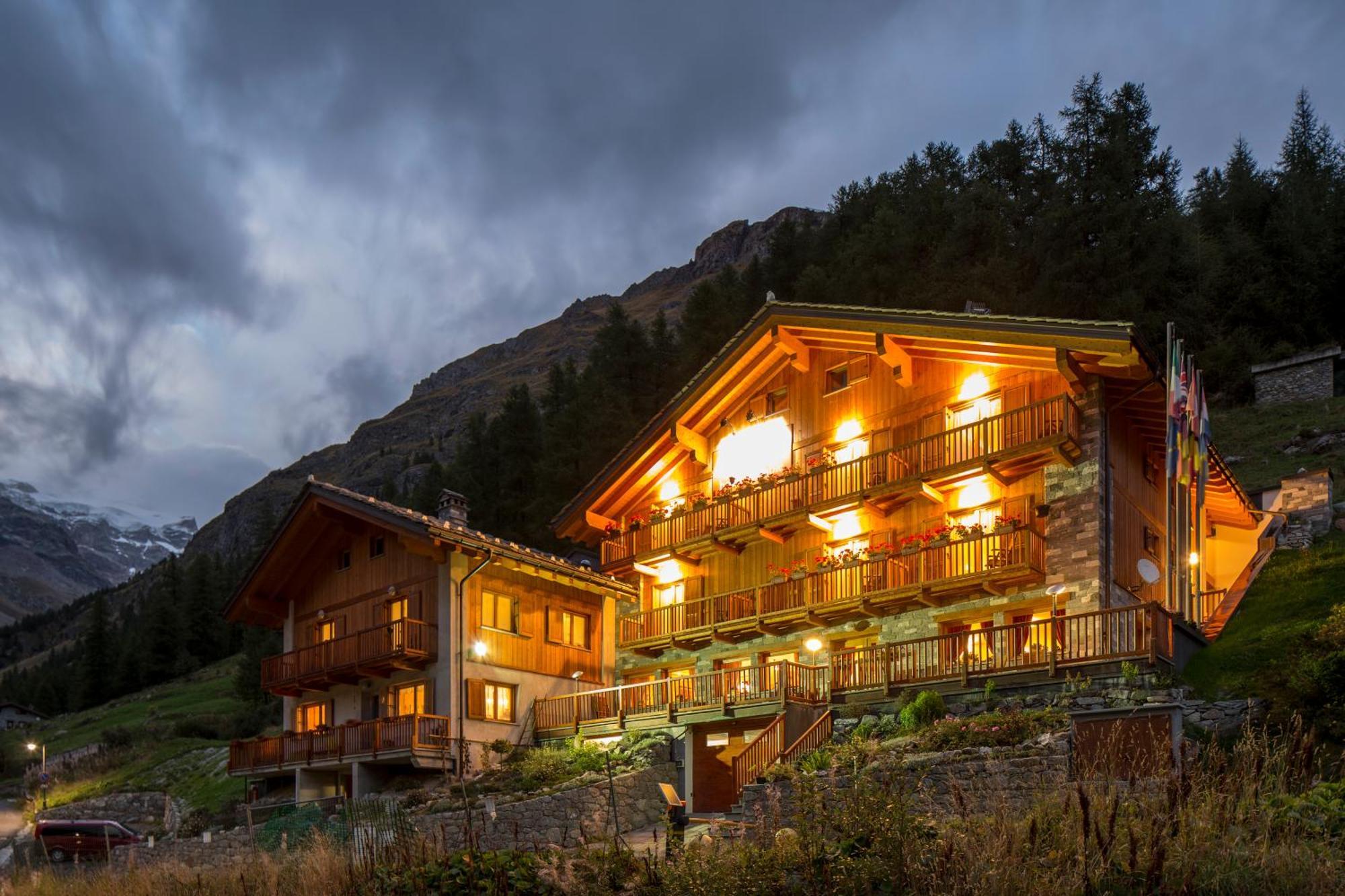 Hotel De Gletscher Gressoney-La-Trinite Bagian luar foto